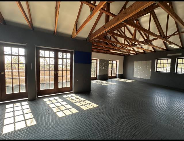 186M² OFFICE TO LET IN PARKMORE